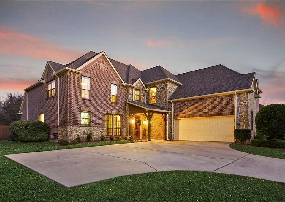 1st image of 608 Braxton Ct