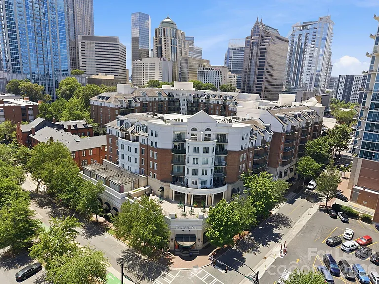 300 W 5th St #105 — Photo 3