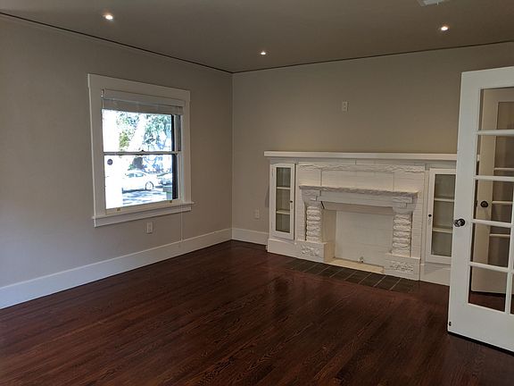 Non-operable fireplace