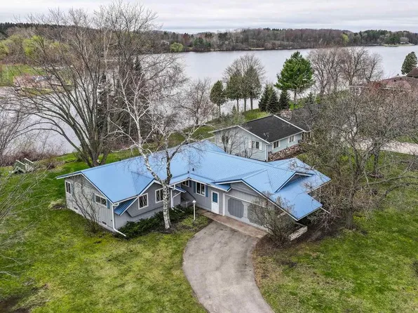 301 RIVERVIEW DRIVE, Marion, WI 54950