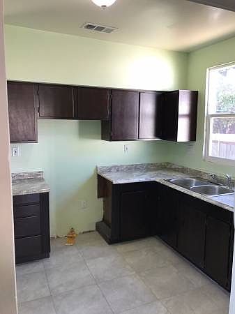 1st image of 620 E 5th St
