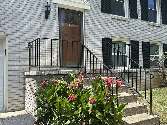 4th image of 211 Sawyer Brown Ct