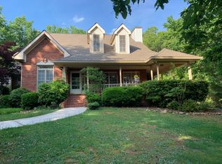 820 Greenwood Acres Dr, Cumming, GA 30040