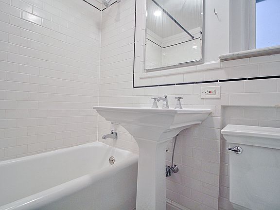 5th image of 314 E 41st St APT 204B