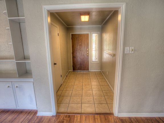 3rd image of 1303 Austin Ave