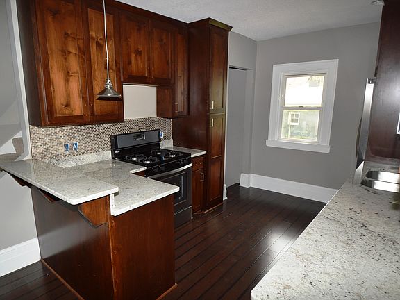 5th image of 3705 35th Ave S