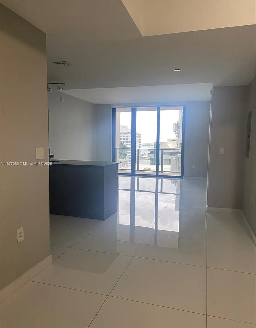2 bed, 2.5 bath, 1314 sqft, $6,490 — Photo 4