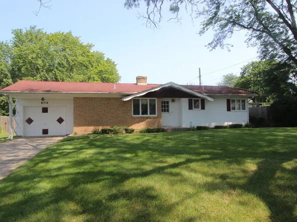 606 E Blaine St, Harvard, IL 60033