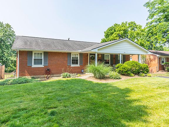 2nd image of 210 Loch Lomond Dr