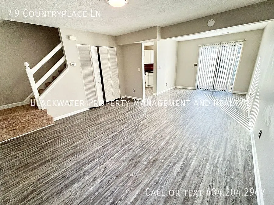 2 Bedroom Townhouse in Countryplace! — Photo 2
