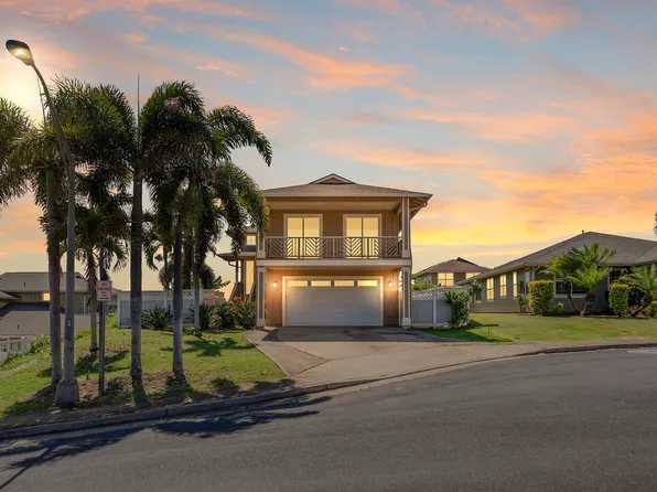 15 Awikiwiki Pl, Wailuku, HI 96793