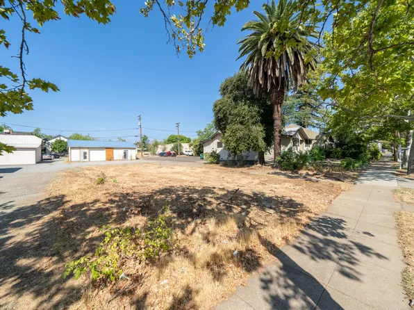 1336 Oregon St, Redding, CA 96001