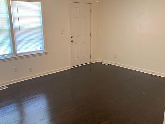 2nd image of 221 Vreeland St