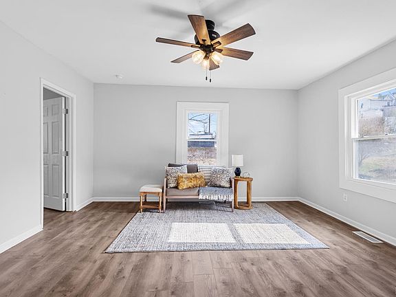 3rd image of 217 Race St