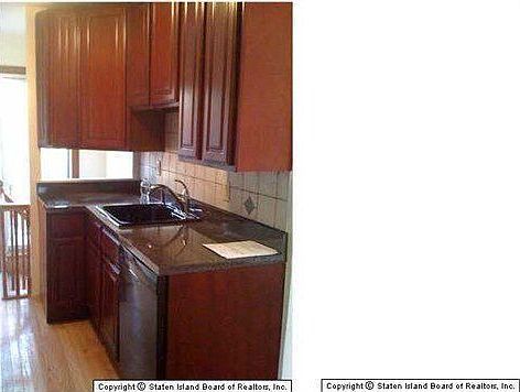 4th image of 20 Ross Ln
