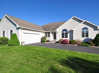 3 Oldfield Rd, Granby, CT 06035