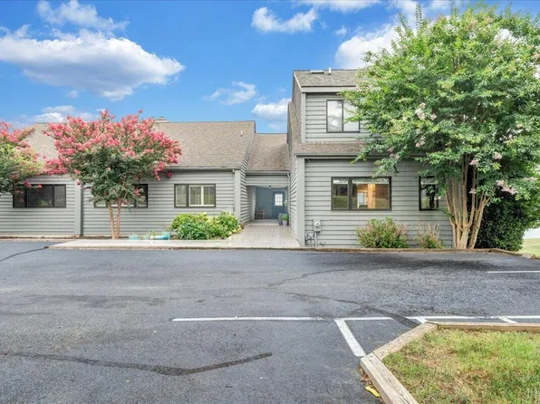 897 Ashmeade Rd, Moneta, VA 24121