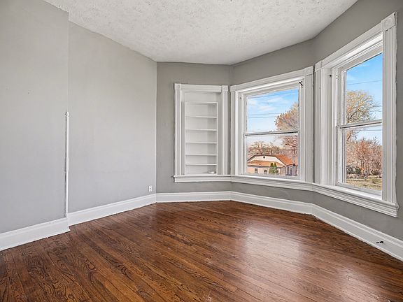 5th image of 3833 1/2 Parker St #2