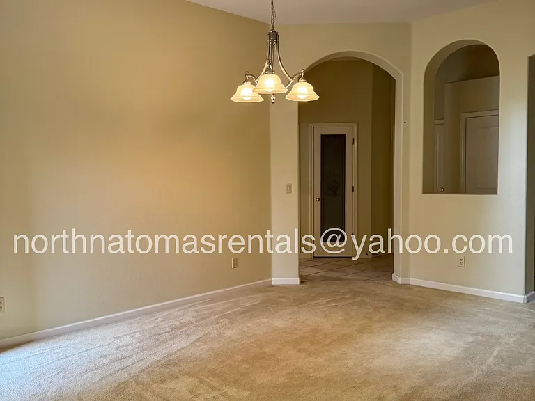 3949 Moraga Dr — Photo 28
