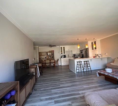 2nd image of 5370 La Jolla Blvd #303