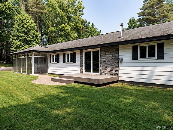 3rd image of 4137 Chapel Hill Rd
