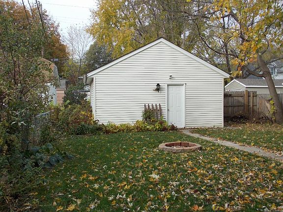 4th image of 2331 Thomas Ave N