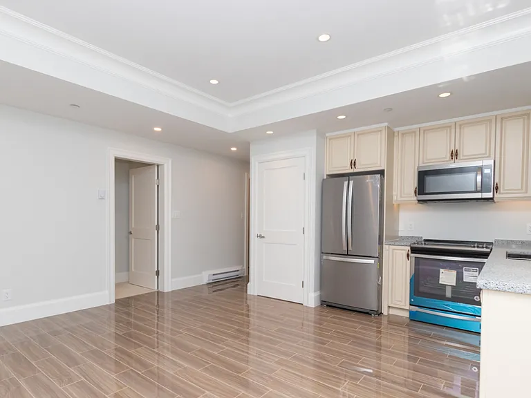 2195 Jefferson Ave — Photo 11