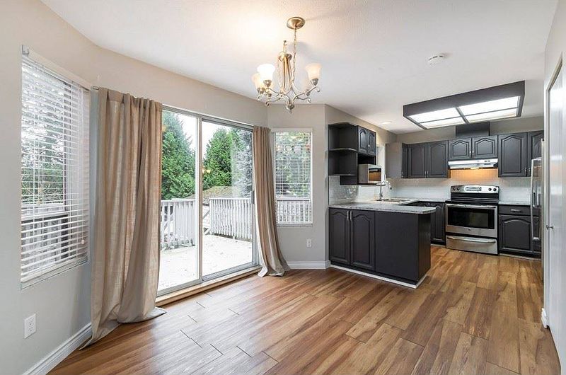 North Vancouver House for rent - 4 Bedrooms — photo 8