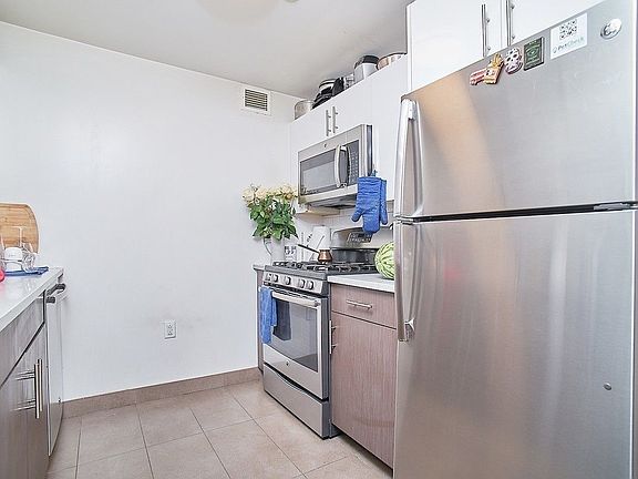 5th image of 1770 Madison Ave APT 5C