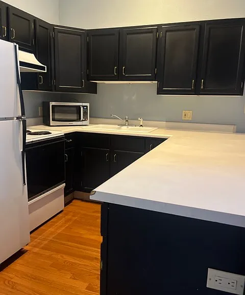 132 W B St #3J — Photo 2