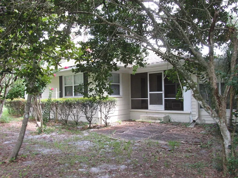 5500 Lake Lizzie Dr — Photo 1