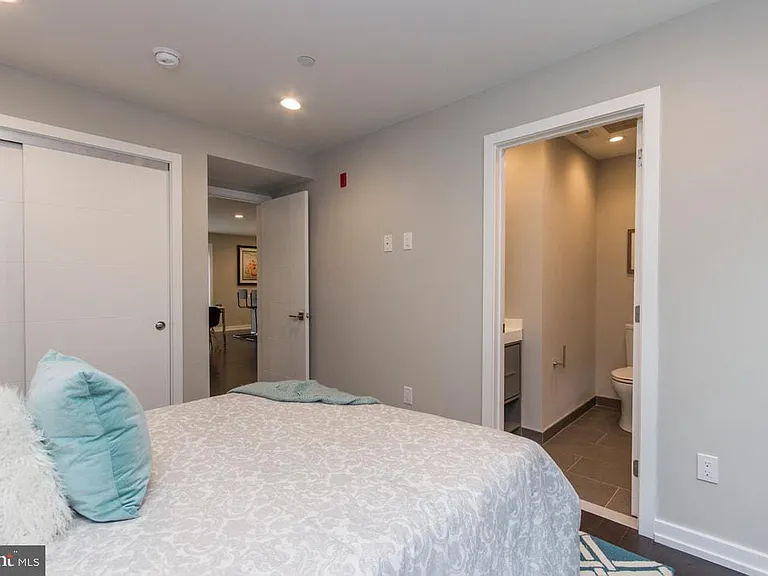 716 S Sartain St #2 — Photo 30