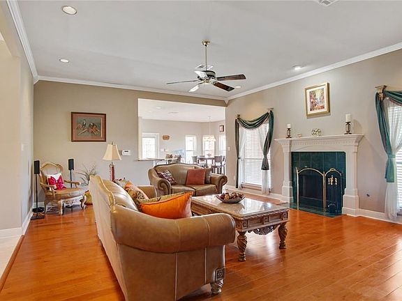 5th image of 1805 Lake Michigan Dr