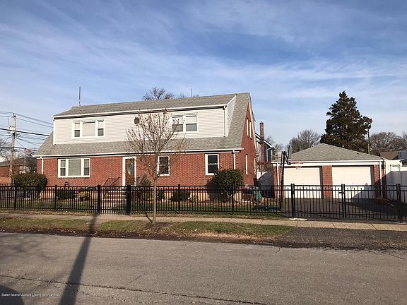3rd image of 389 Leonard Ave