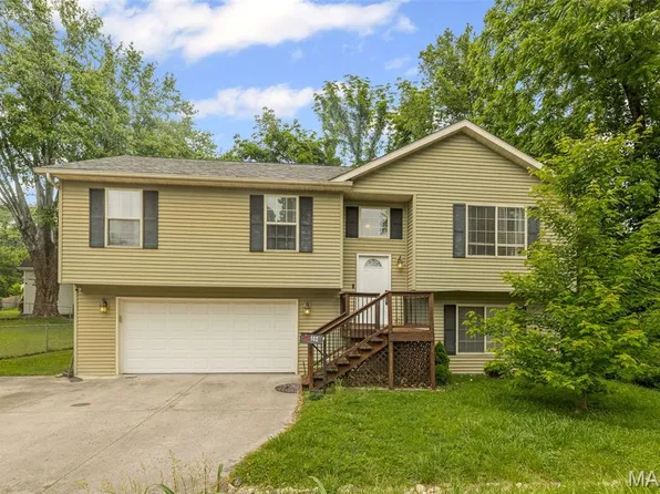 102 Gauen Ave, Collinsville, IL 62234