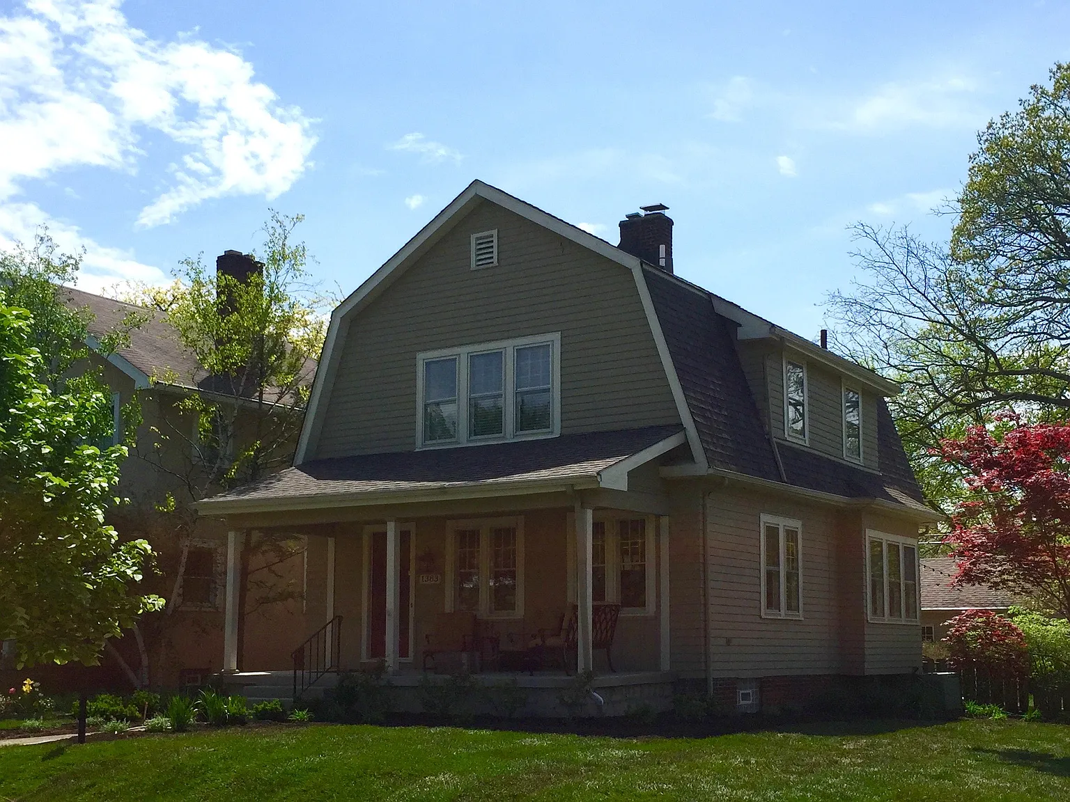 1383 Inglis Ave photo 1