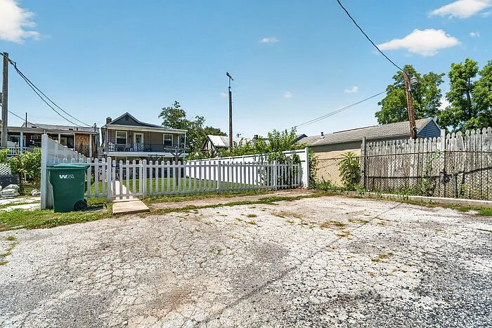256 S Washington St #BASEMENT — Photo 23