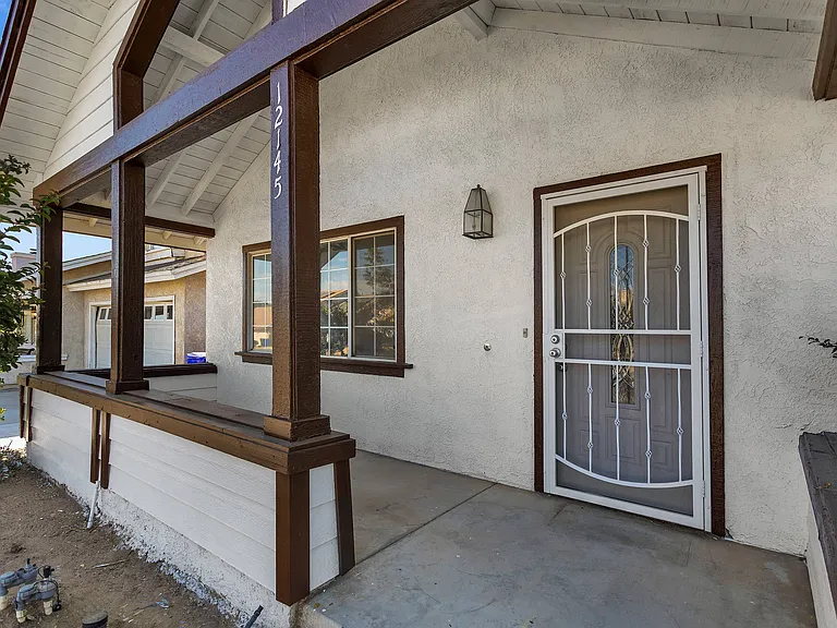 12145 Cobblestone Dr — Photo 4
