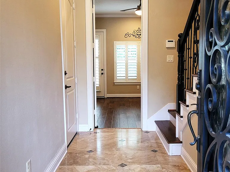 1508 Fowler St — Photo 8