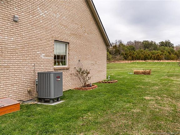 5th image of 2020 Cedar Creek Dr