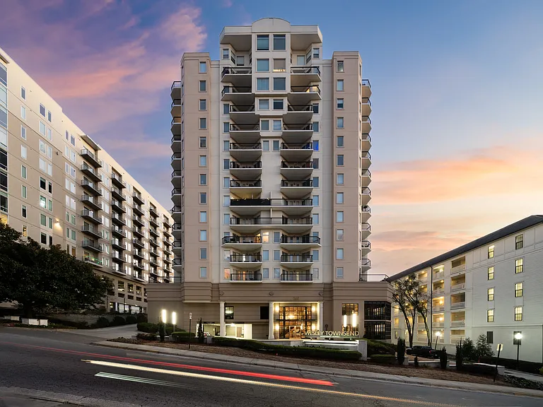 Wesley Townsend Apartments at Buckhead — Photo 38