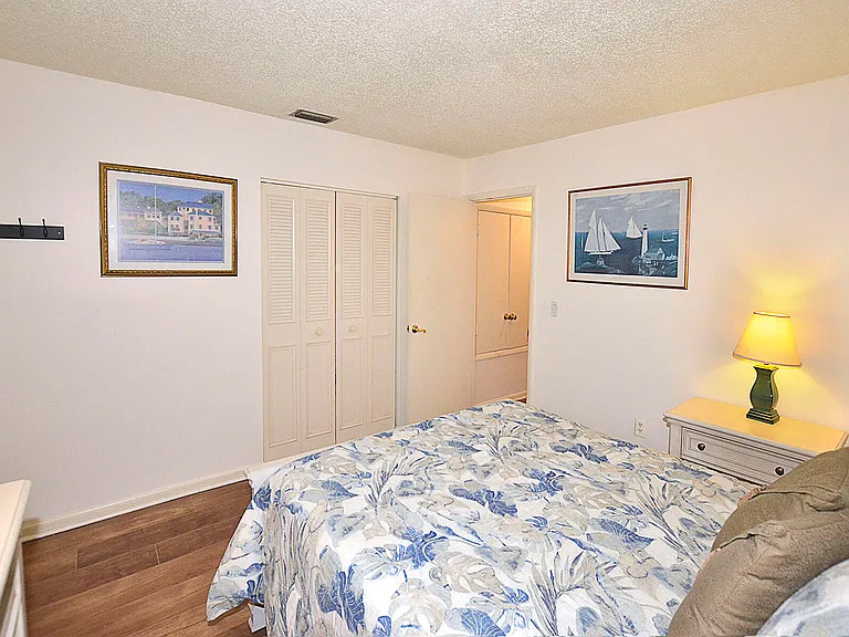 900 Jasmine Ln #9A — Photo 17