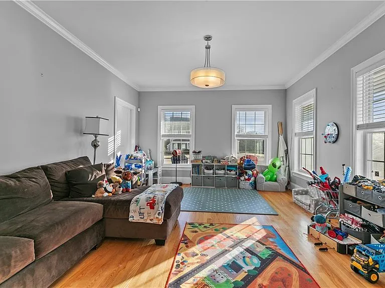 24 Randolph Way — Photo 15