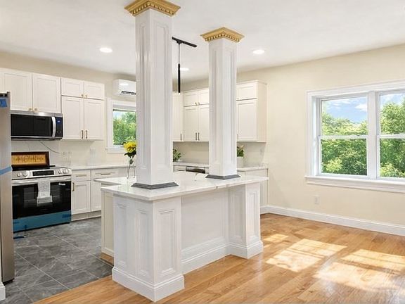 4th image of 12 Beale St