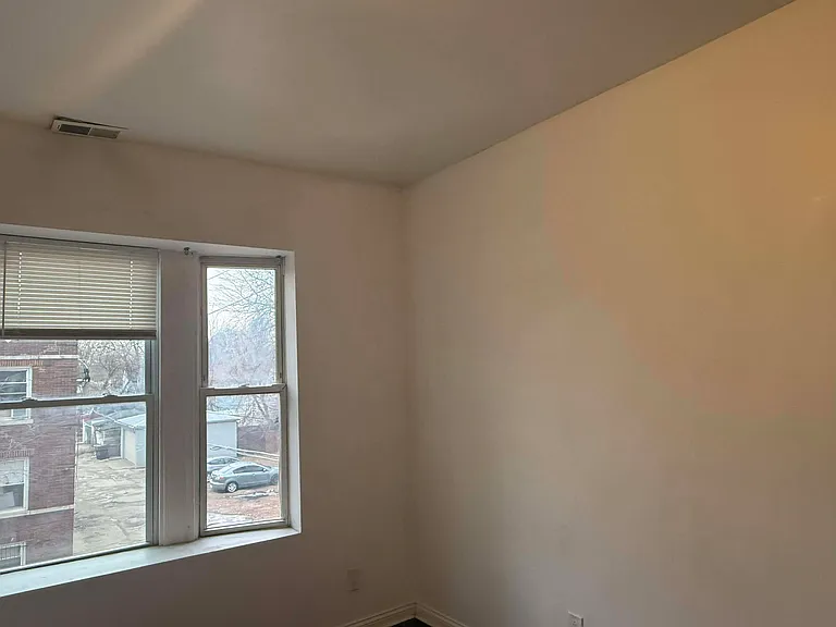 1640 W 57th St #2 — Photo 11