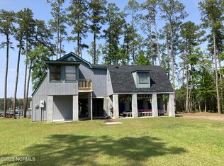 568 Chambers Point Rd, Belhaven, NC 27810