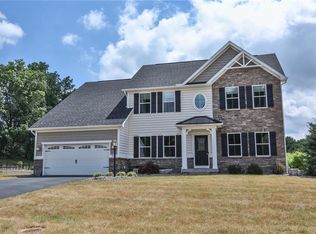 1040 Warters Cv, Victor, NY 14564