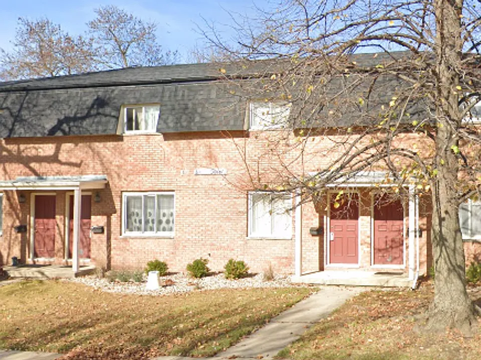 1620 Bryan St