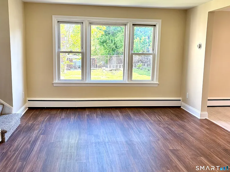 6 Hillside Pl — Photo 3