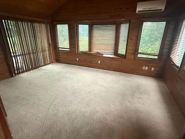 6208 Hillside Rd — Photo 3